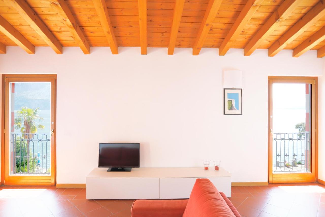 Iseolakerental - Casa Del Pescatore Riva di Solto Exterior photo