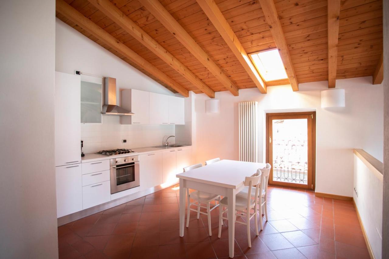 Iseolakerental - Casa Del Pescatore Riva di Solto Exterior photo
